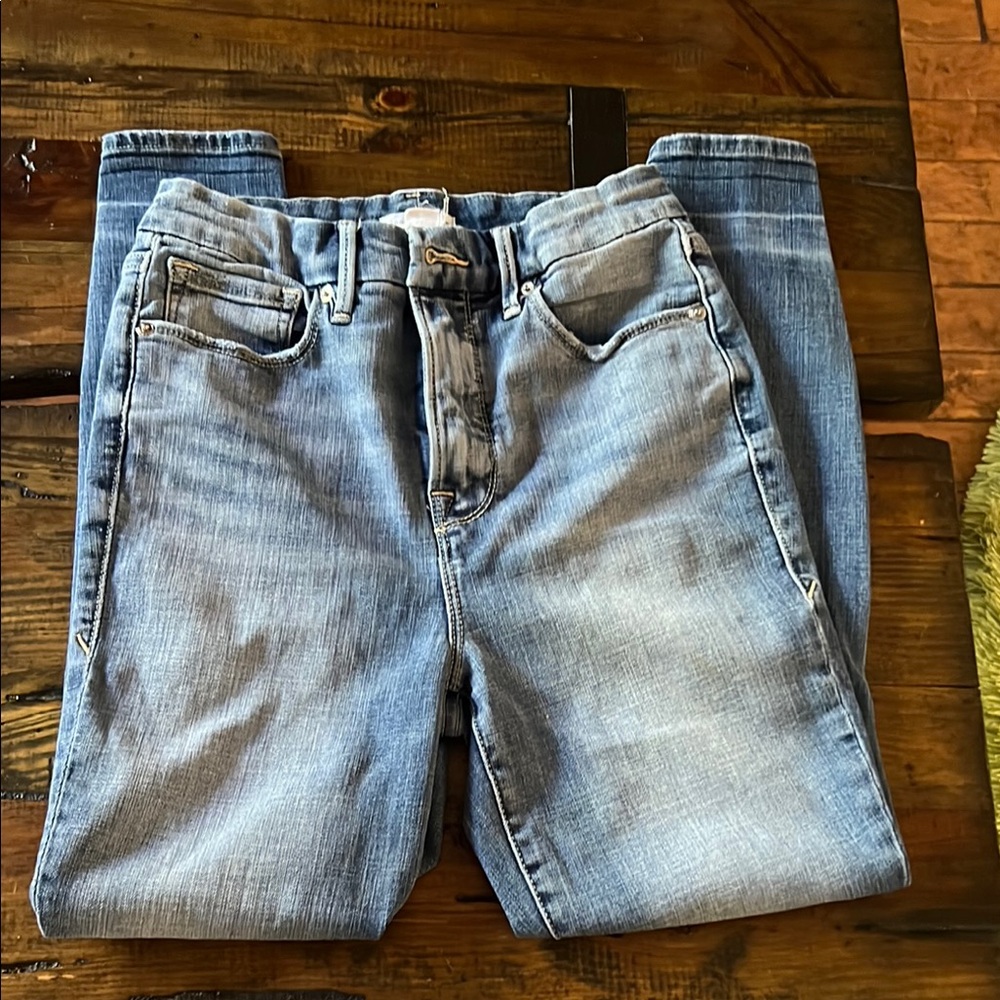 Good American Blue Skinny Jeans Versatile Everyday Style